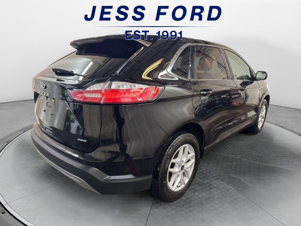 2024 Ford Edge SEL photo 3