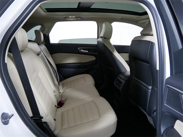 2023 Ford Edge SEL photo 11