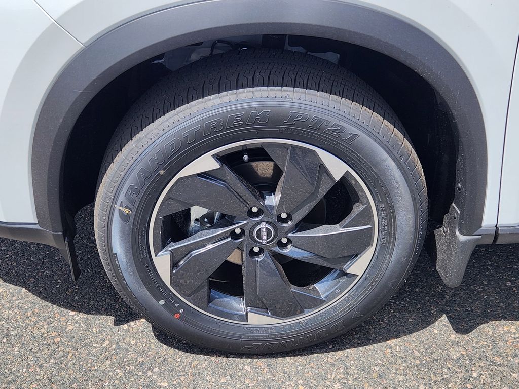 2025 Nissan Rogue SV photo 9