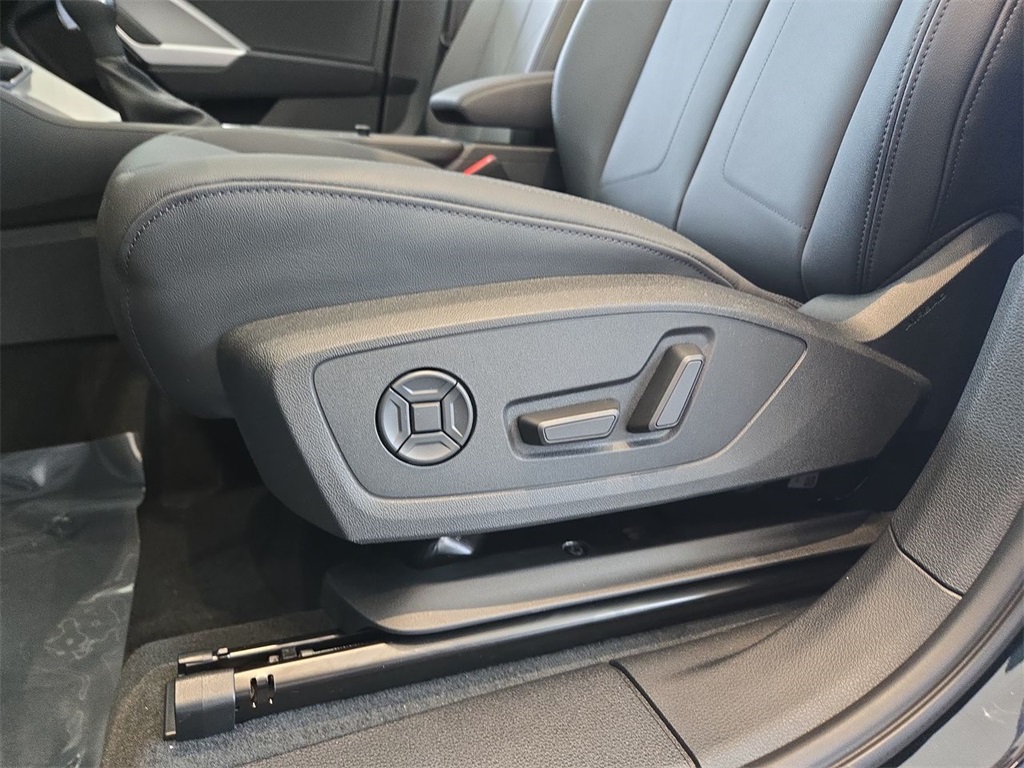 2025 Audi Q3 Premium S line photo 4