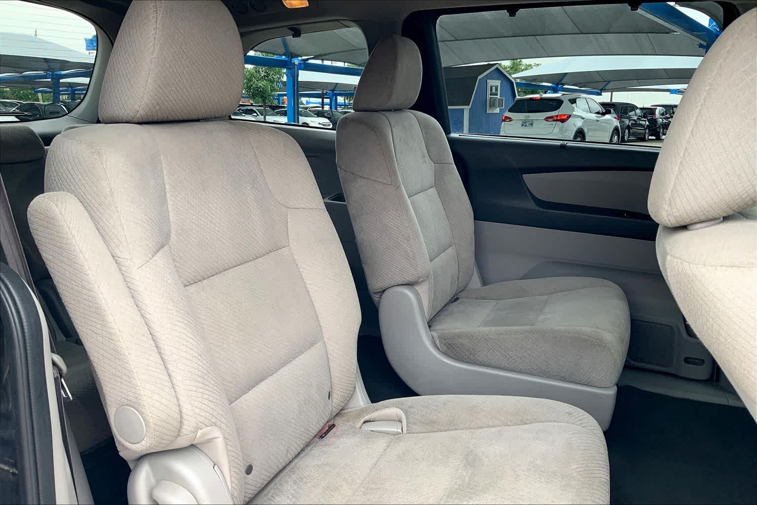 2015 Honda Odyssey EX photo 16