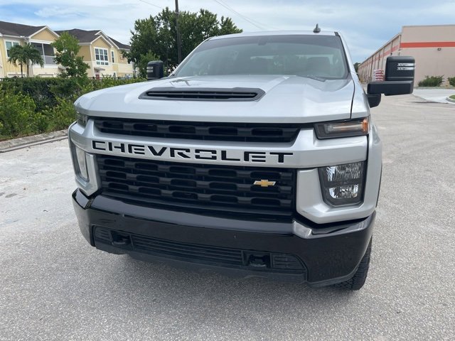 2022 Chevrolet Silverado 2500HD Custom photo 3