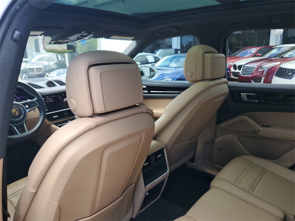 2022 Porsche Cayenne Platinum Edition photo 11
