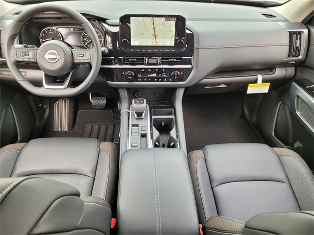 2025 Nissan Pathfinder SL photo 12