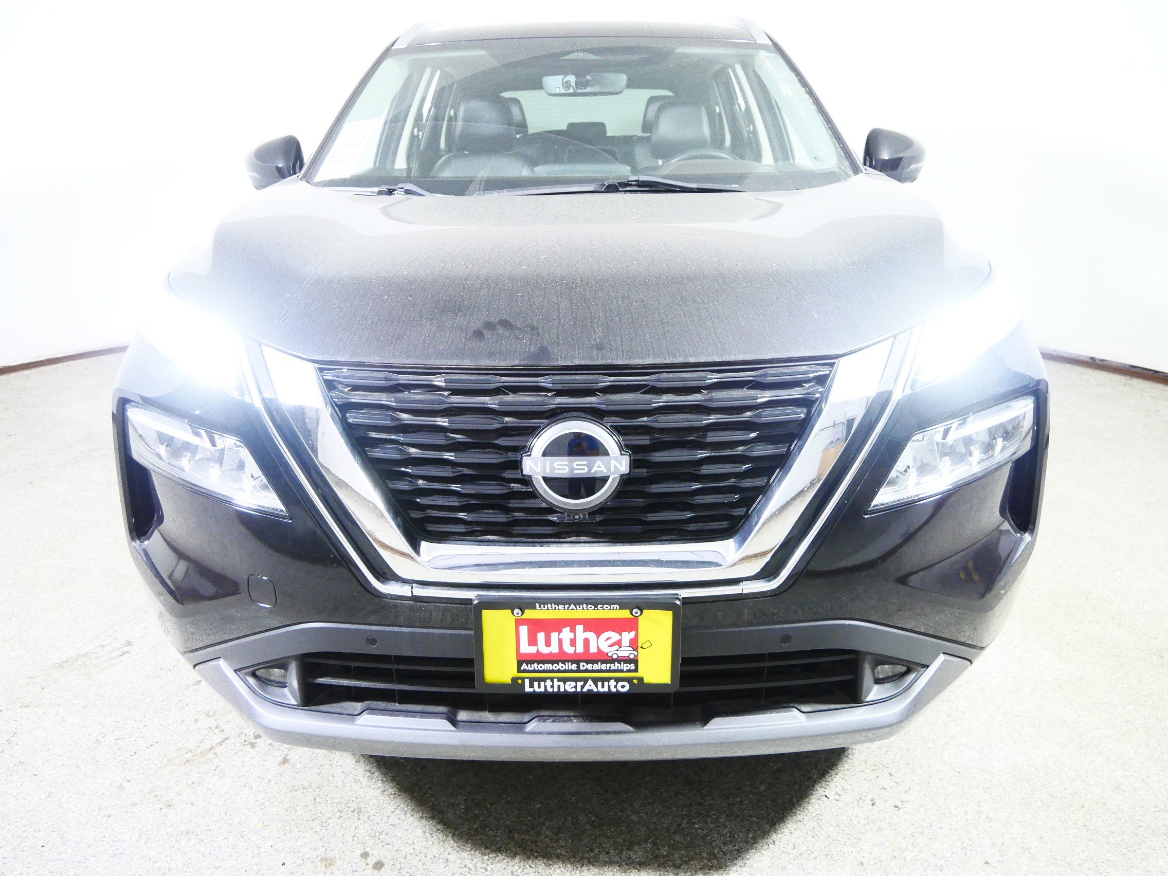 2022 Nissan Rogue SL photo 2