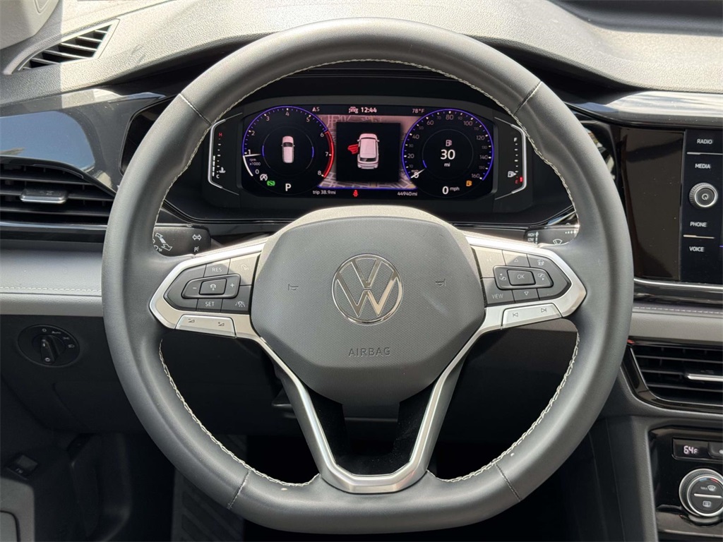 2022 Volkswagen Taos SEL photo 16