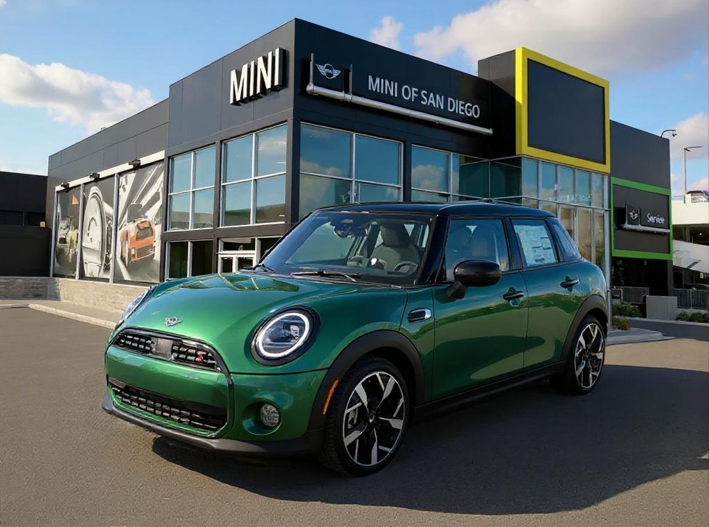 2026 MINI Hardtop 4 Door S's photo