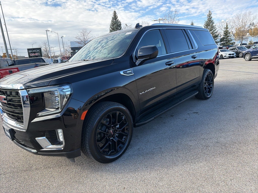 2022 Gmc Yukon XL SLE photo 3