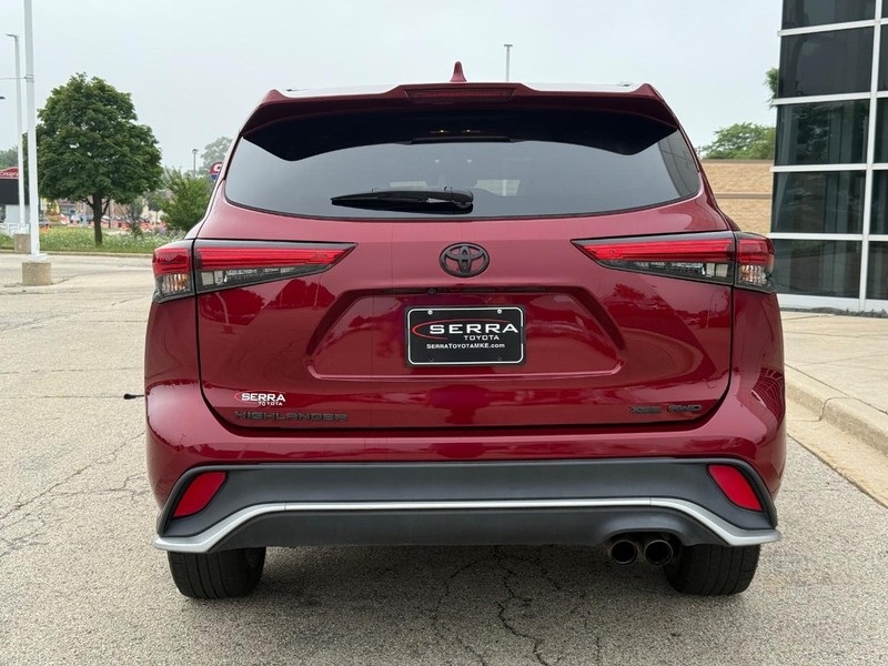 2021 Toyota Highlander XSE photo 3