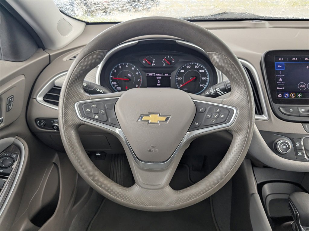 2022 Chevrolet Malibu LS photo 12