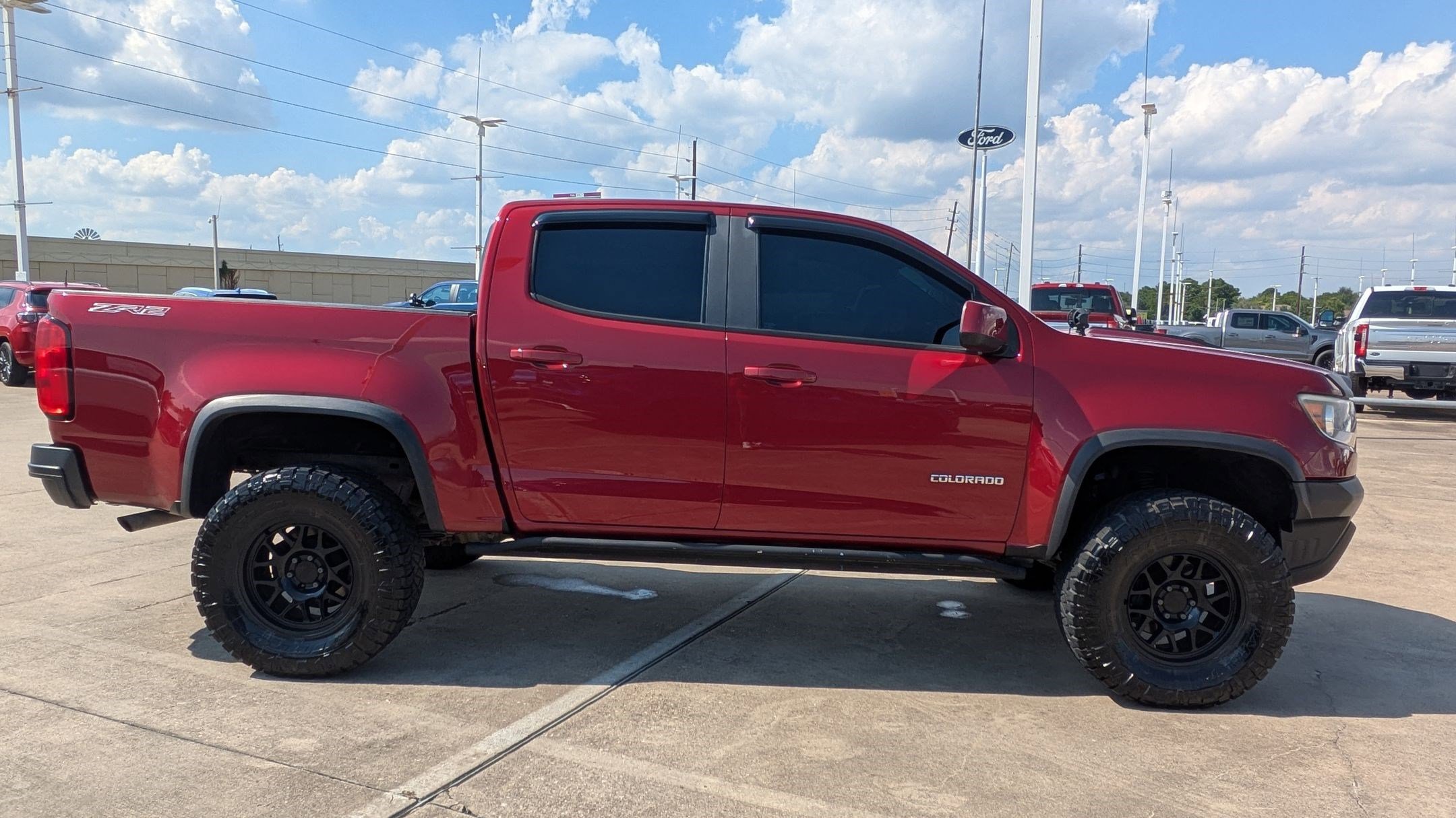 2017 Chevrolet Colorado ZR2 photo 2
