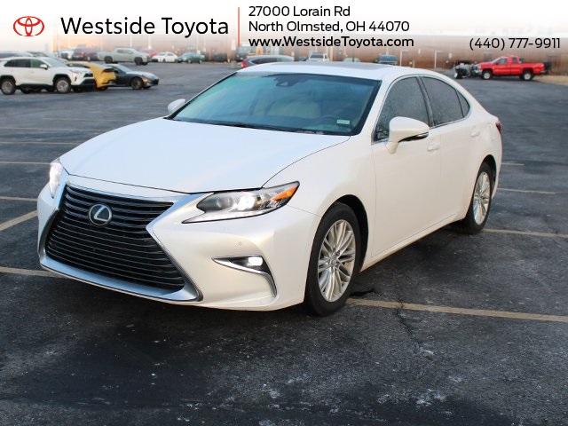 2016 Lexus ES 350's photo