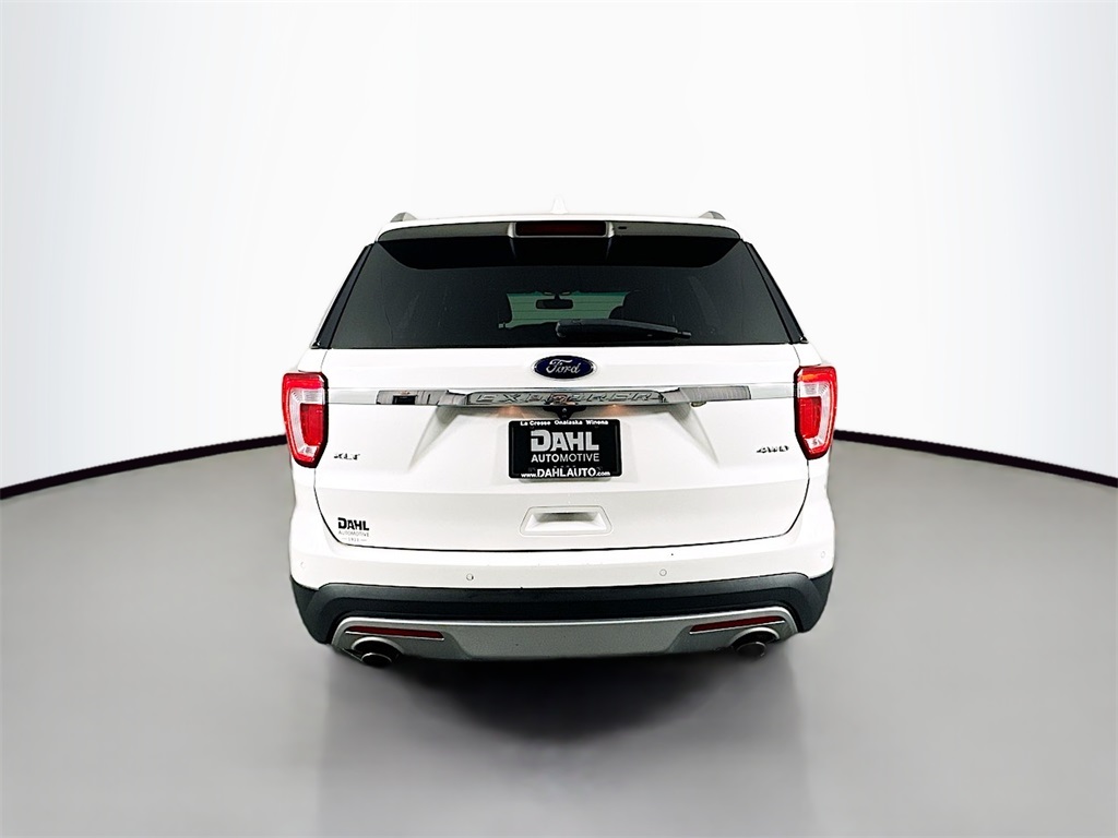 2016 Ford Explorer XLT photo 4