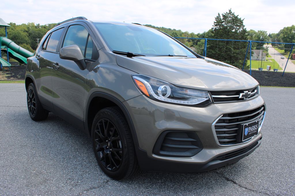 2022 Chevrolet Trax LT photo 2