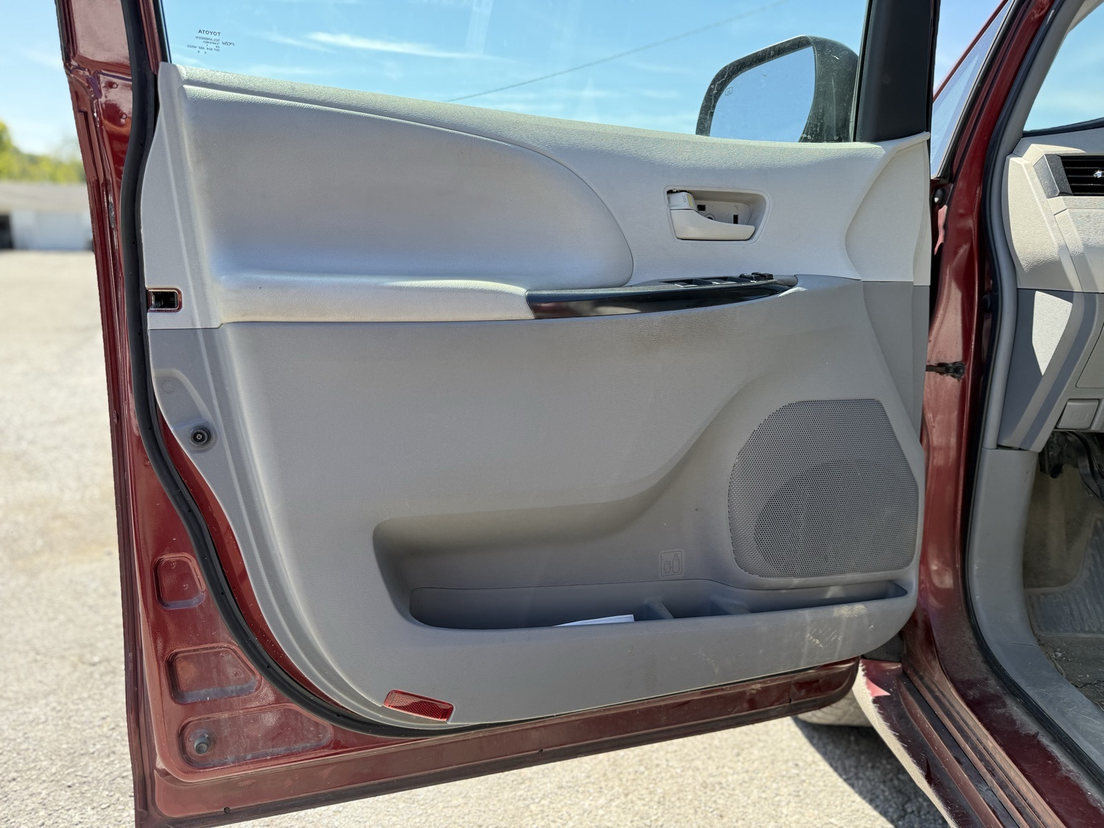 2012 Toyota Sienna Base photo 9