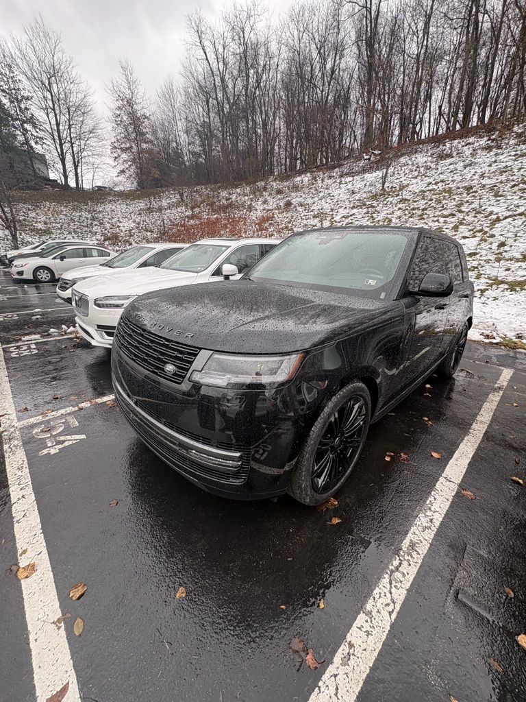 2024 Land Rover Range Rover SE's photo
