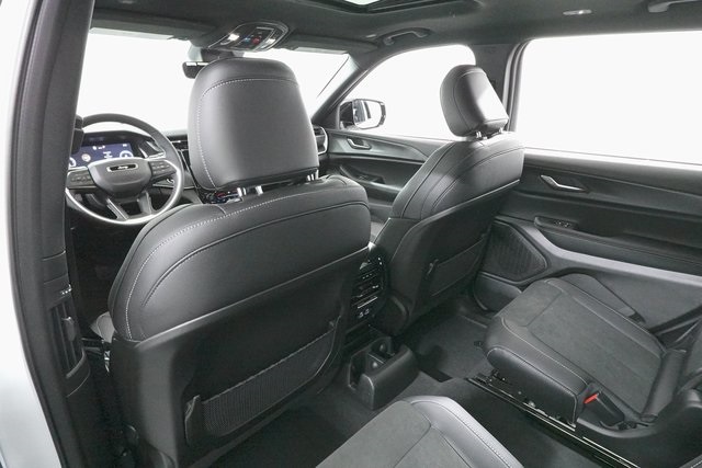 2025 Jeep Grand Cherokee Altitude X photo 23
