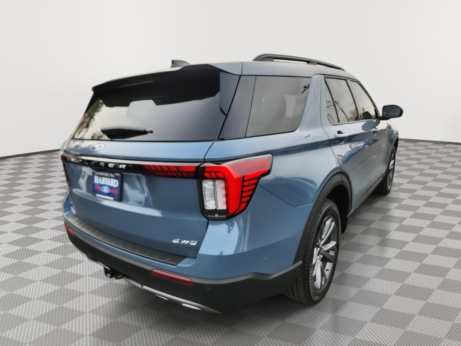 2025 Ford Explorer photo 3