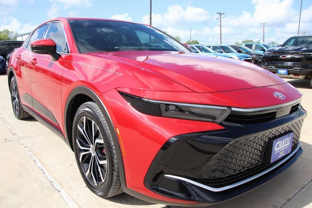 2025 Toyota Crown XLE photo 4