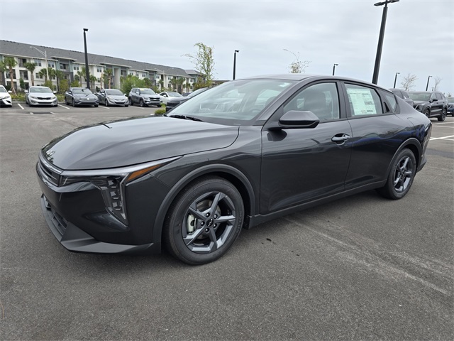 2025 Kia K4 LXS photo 2