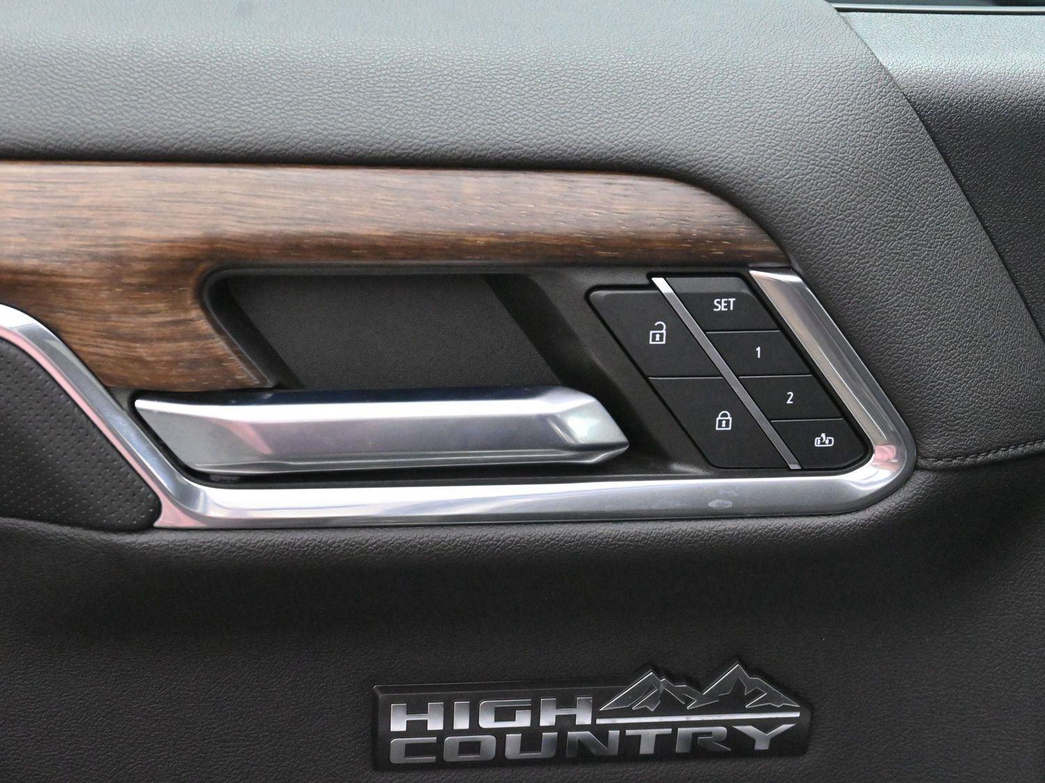 2023 Chevrolet Silverado 1500 High Country photo 10