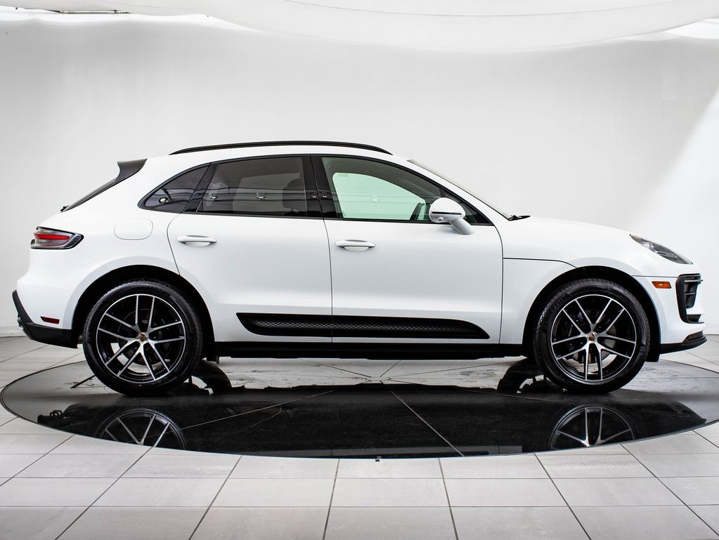 2024 Porsche Macan T photo 9