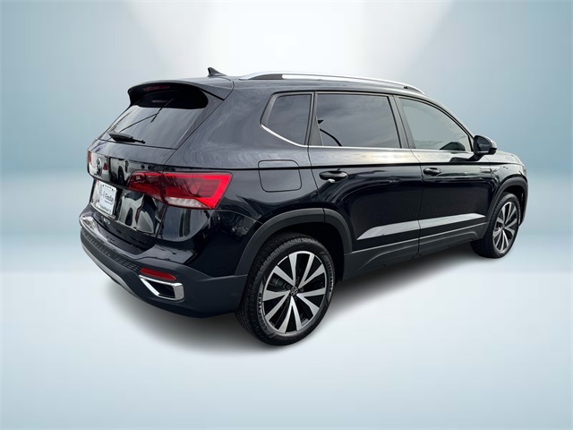 2022 Volkswagen Taos SE photo 4