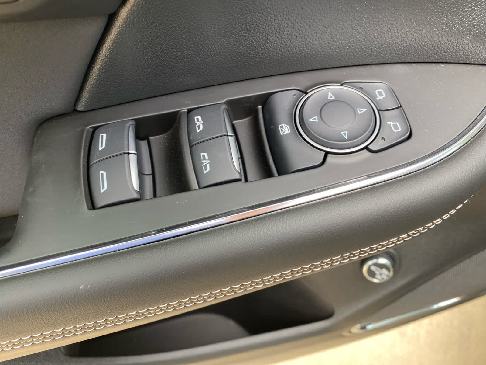 2025 Buick Envision Sport Touring photo 11