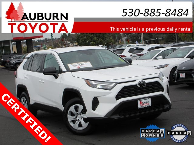 2024 Toyota RAV4 LE's photo