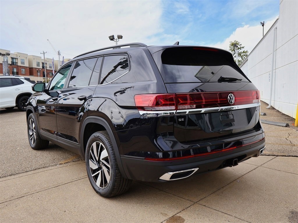 2026 Volkswagen Atlas SE Technology photo 2
