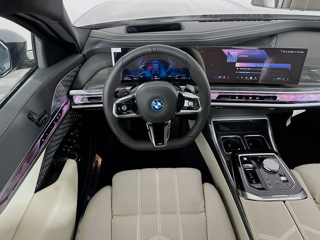 2026 Bmw 750e photo 19