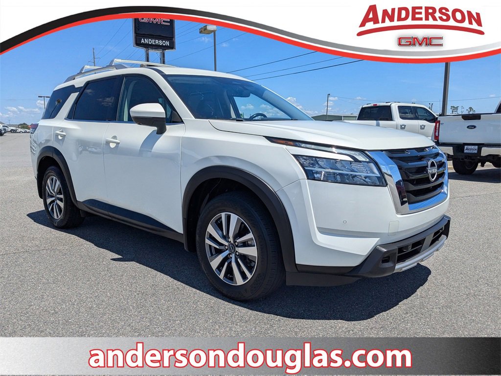 2023 Nissan Pathfinder SL