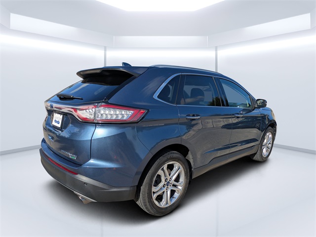 2018 Ford Edge Titanium photo 2