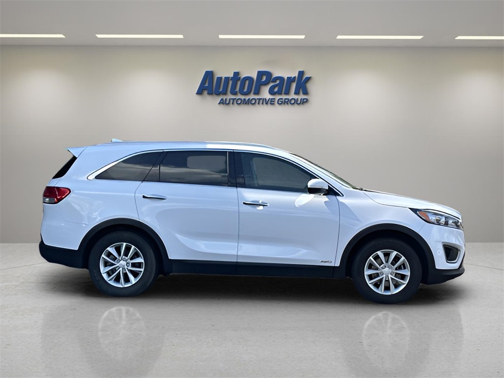 2017 Kia Sorento LX photo 8