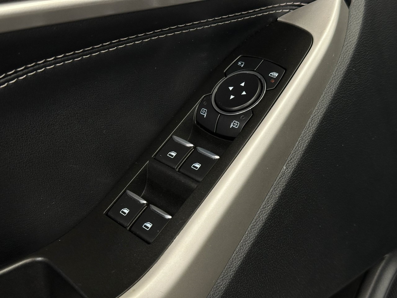 2022 Ford Explorer Limited photo 21