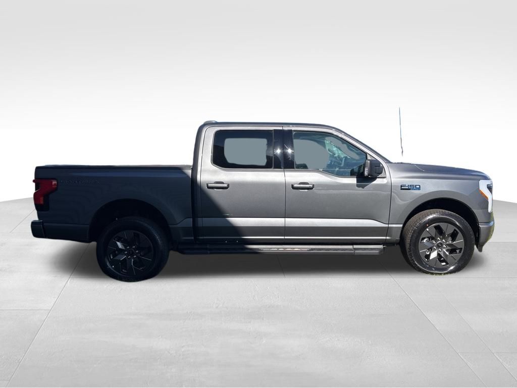 2024 Ford F-150 Lightning photo 5
