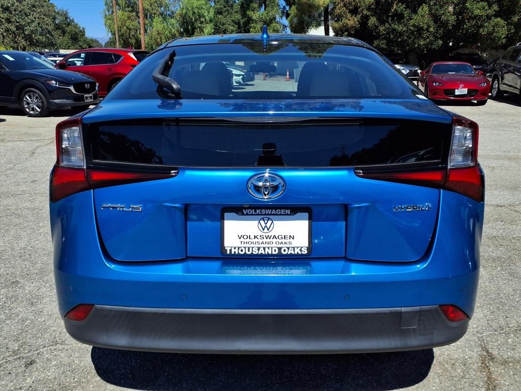 2019 Toyota Prius LE photo 17