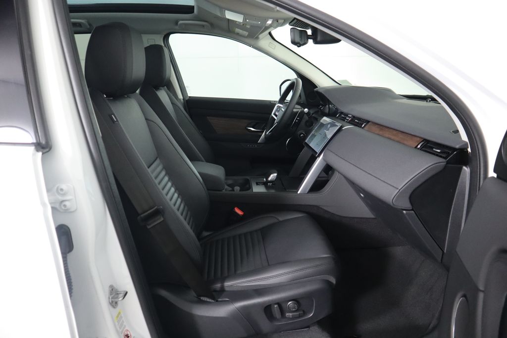 2025 Land Rover Discovery Sport S photo 19