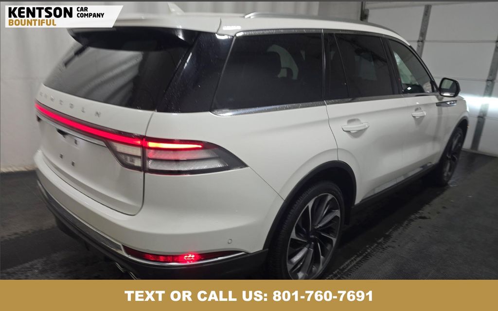 2023 Lincoln Aviator Reserve photo 3