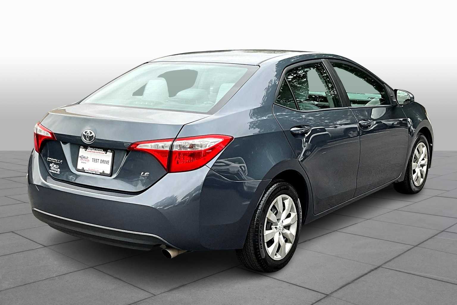 2016 Toyota Corolla LE photo 11