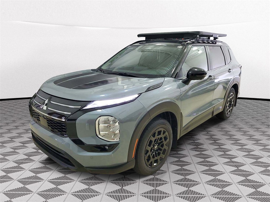 2025 Mitsubishi Outlander SE Ralliart photo 2