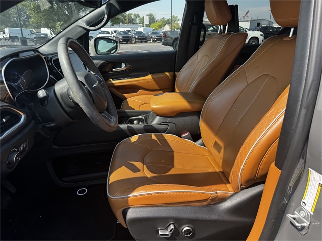 2022 Chrysler Pacifica Pinnacle photo 21