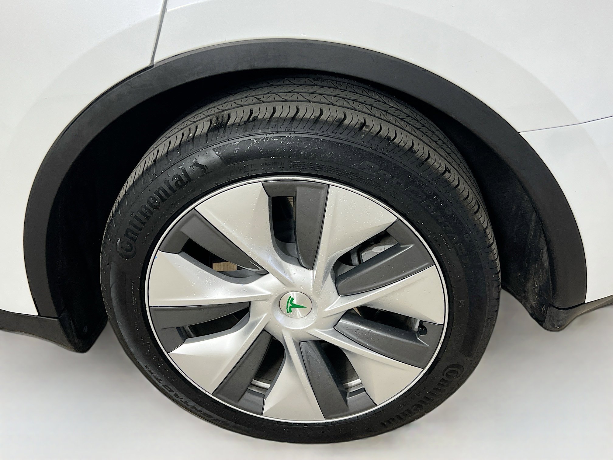 2023 Tesla Model Y Long Range photo 27