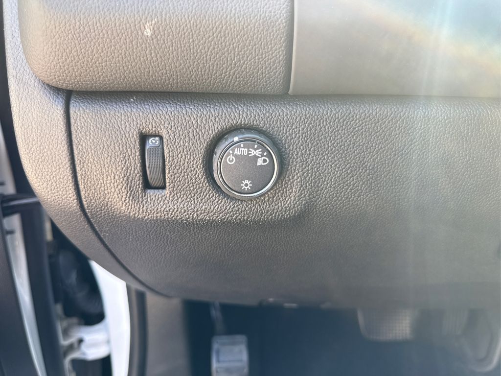 2022 Chevrolet Colorado LT photo 18