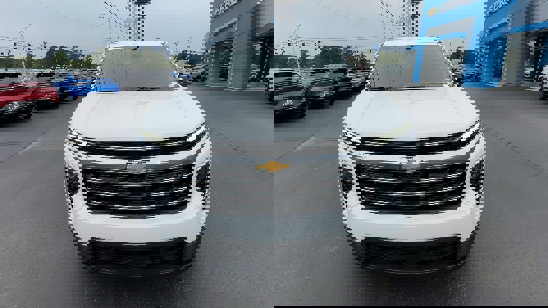 2026 Chevrolet Traverse photo 2