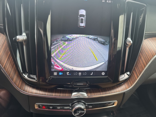 2022 Volvo XC60 B5 Inscription photo 18