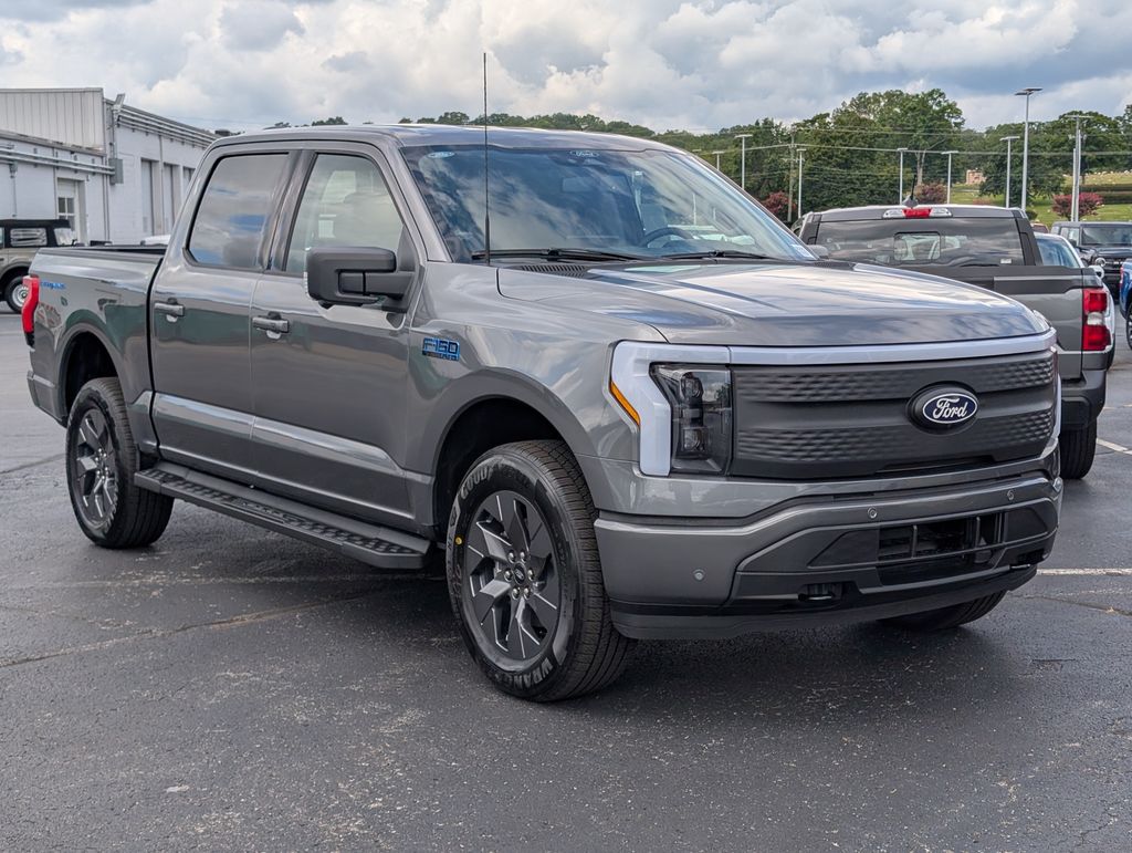 2025 Ford F-150 Lightning photo 2