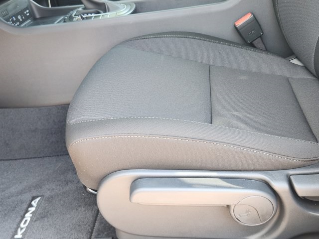2026 Hyundai Kona SEL photo 11