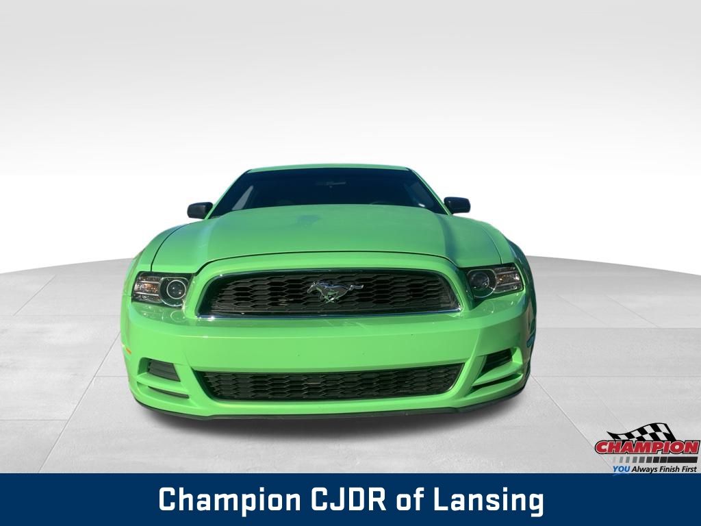 2013 Ford Mustang V6 photo 2