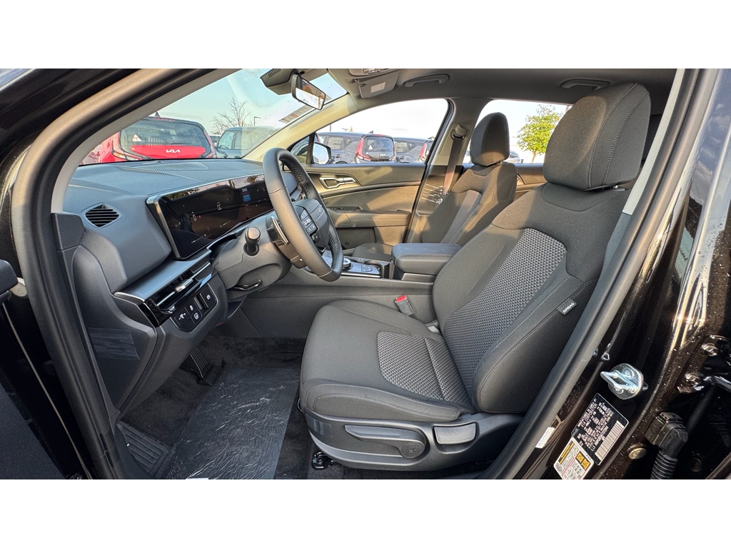 2026 Kia Sportage Hybrid LX photo 6